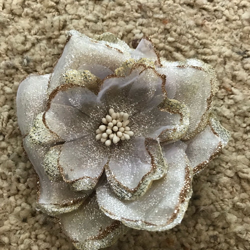Flower hair pin